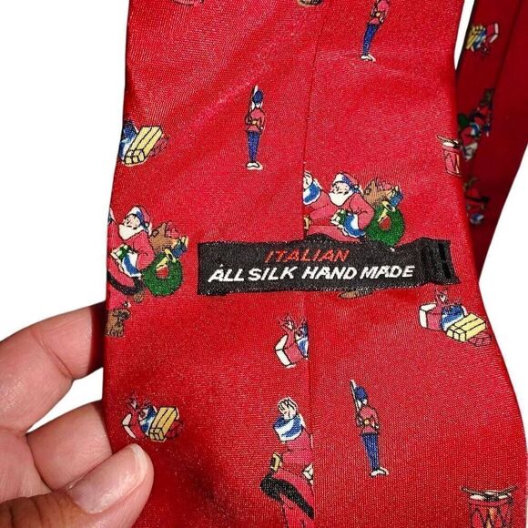 Silk Christmas Theme Tie - Picture 2 of 4